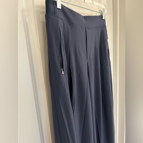 Athleta Brooklyn Heights Pleated Wide Leg Pant 8 Navy Blue - Picture 5 of 11